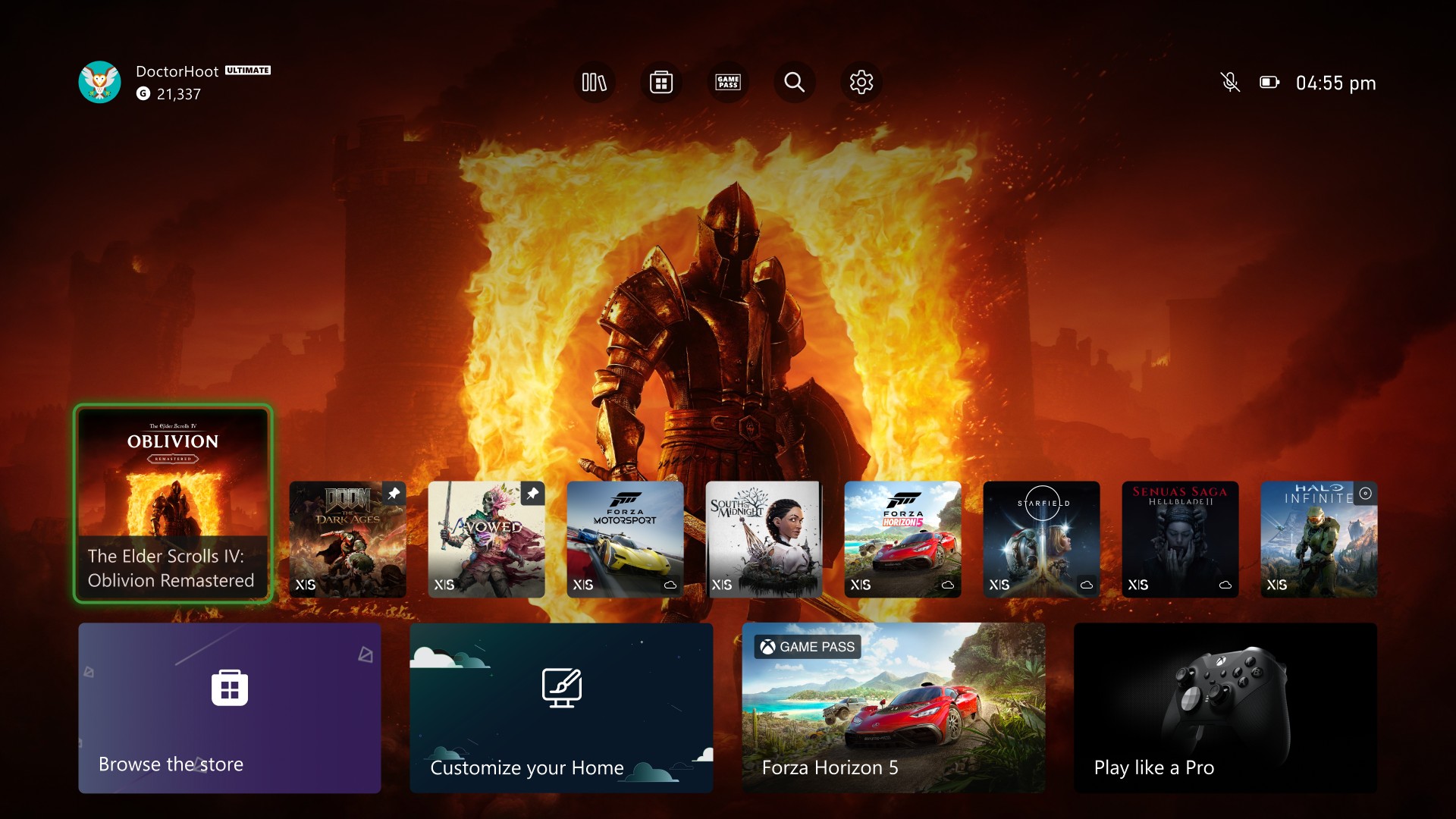 Xbox Home screen showing a customized recently played games and apps list with pinned games and apps and system apps hidden. The layout highlights new personalization features available to Xbox Insiders.
